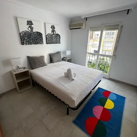Tres Habitaciones Parking Gratis Malaga Exterior photo