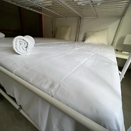 Tres Habitaciones Parking Gratis Malaga Exterior photo